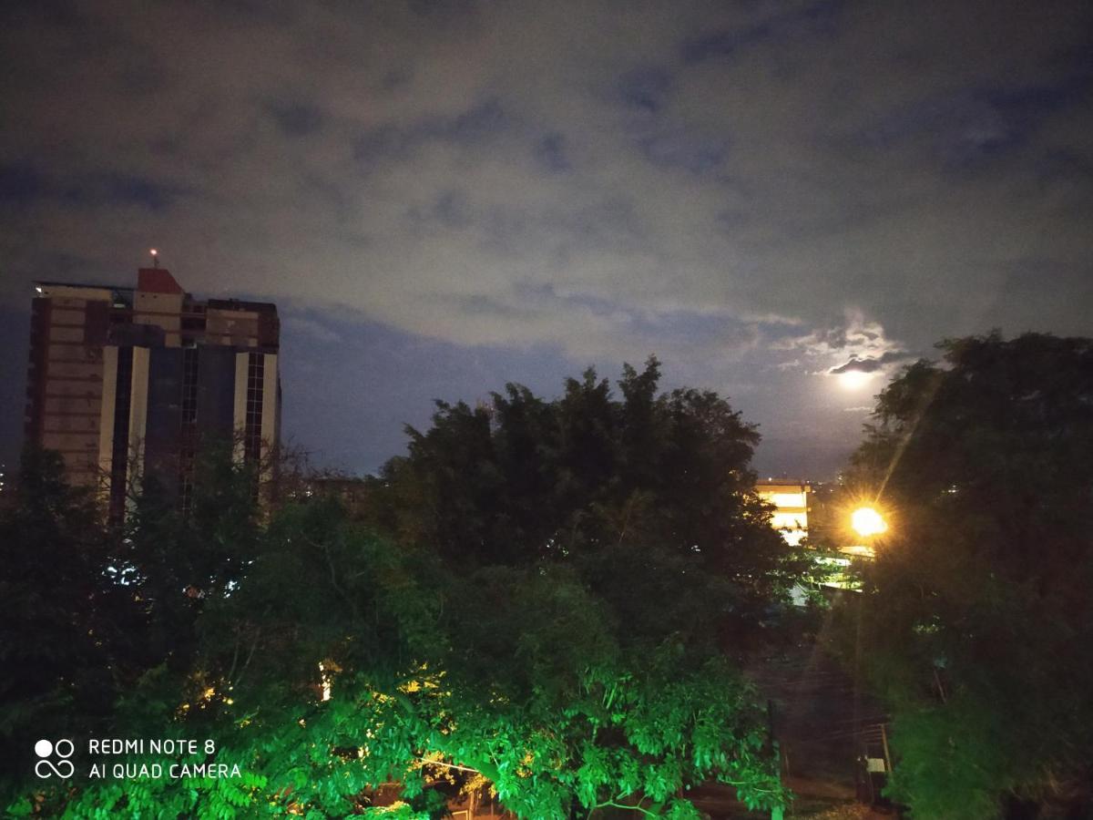 Amplio Y Comodo Apartamento Con Bella Vista En Pleno Centro Ciudad del Este Esterno foto