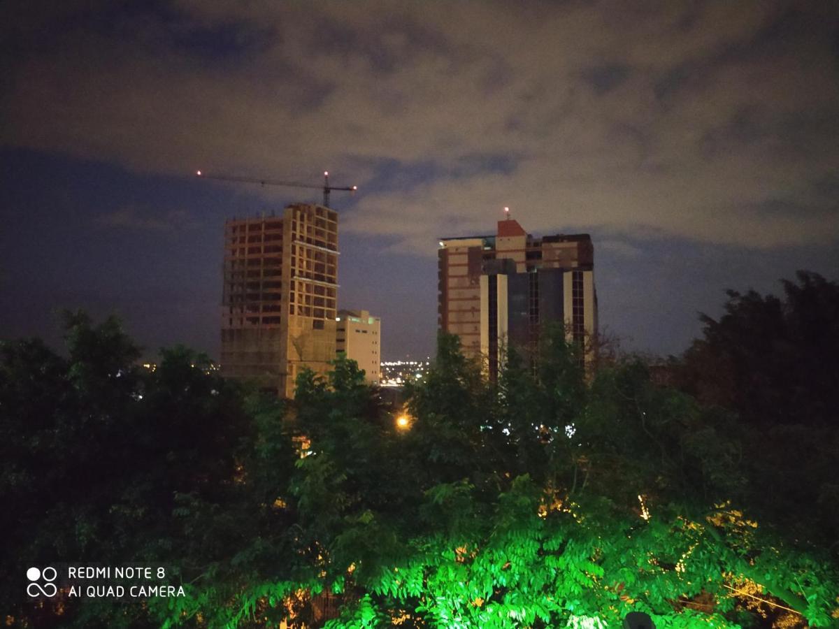 Amplio Y Comodo Apartamento Con Bella Vista En Pleno Centro Ciudad del Este Esterno foto