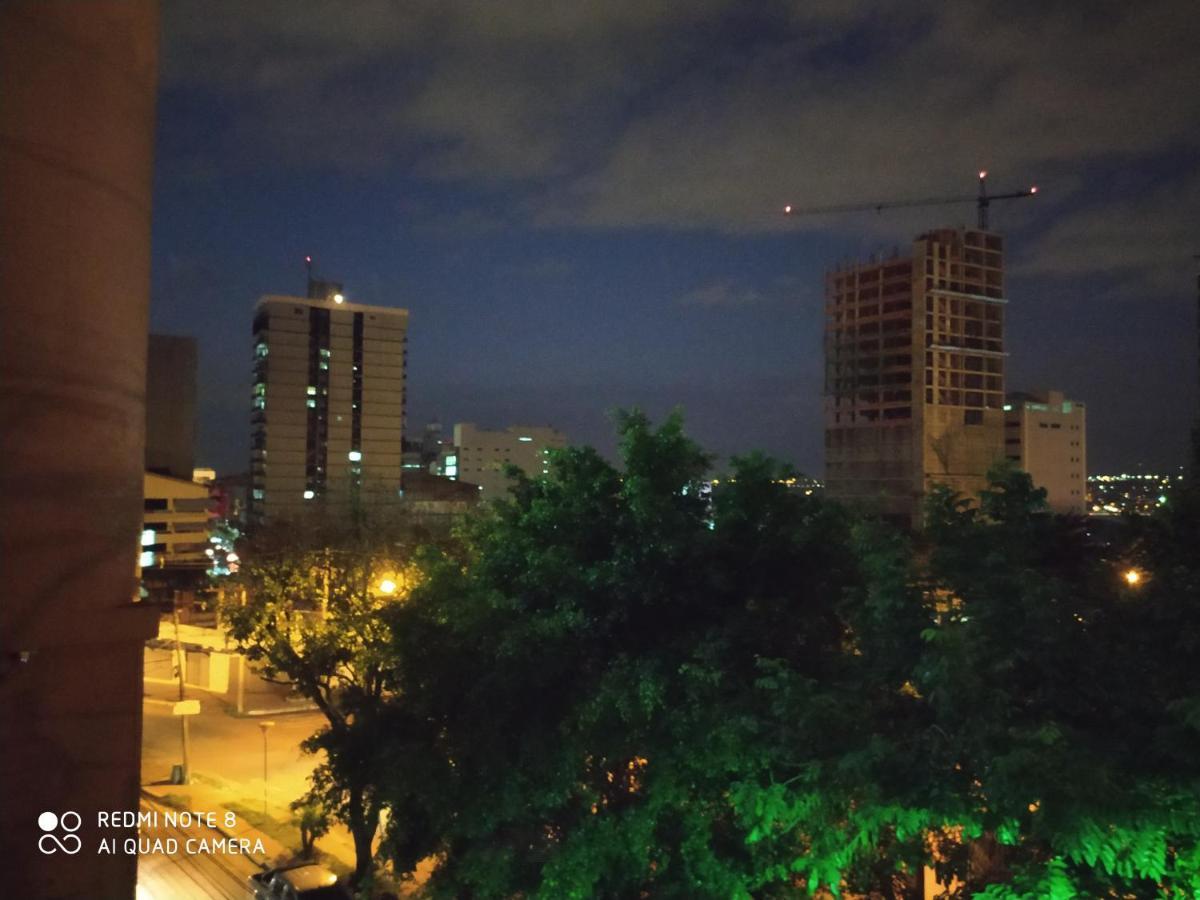 Amplio Y Comodo Apartamento Con Bella Vista En Pleno Centro Ciudad del Este Esterno foto